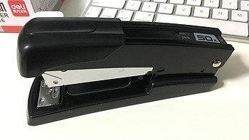 可以使用两种钉子的订书机 — deli 得力 0416 轻便型厚层订书机开箱使用