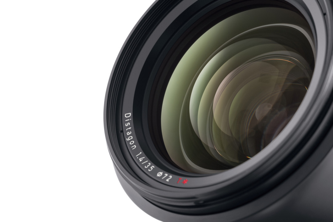 Distagon浮动镜组设计:ZEISS 蔡司 发布 Milvus 35mm f/1.4 广角定焦镜头