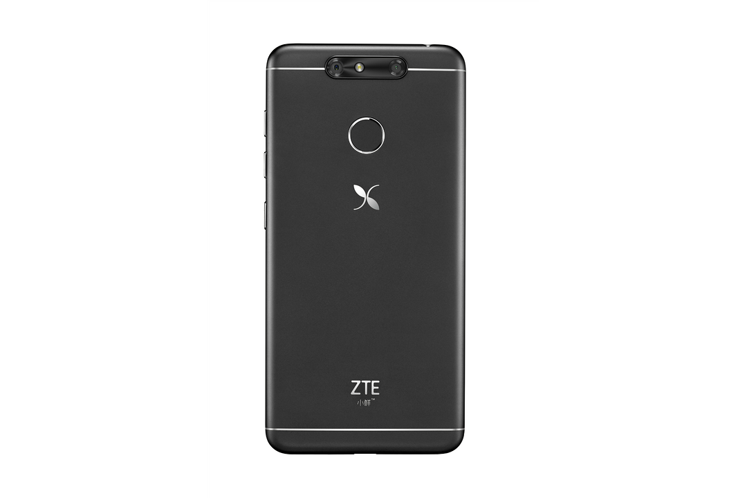 中轴对称式双摄像头：ZTE 中兴 发布 小鲜5 智能手机