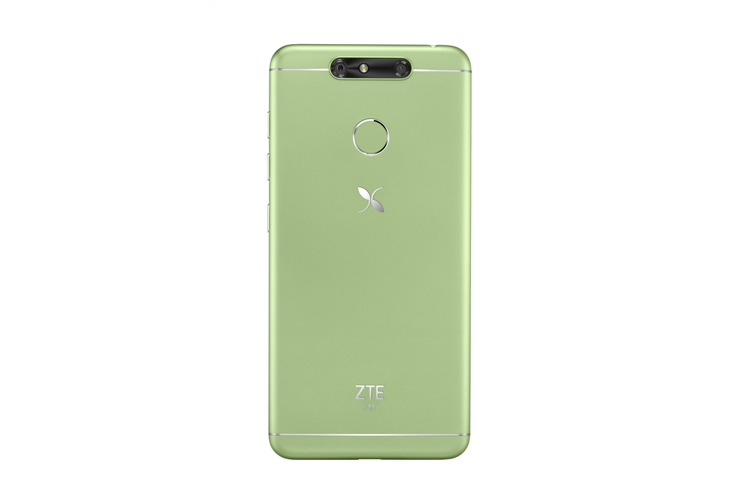 中轴对称式双摄像头：ZTE 中兴 发布 小鲜5 智能手机