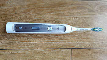 一家人的电动牙刷 篇一：专业的选择——飞利浦HX9182感应充电声波震动牙刷 