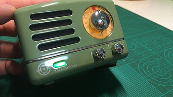 家里新来了一只绿色的 MAO KING 猫王 《男左女右》十年特别版 收音机音箱