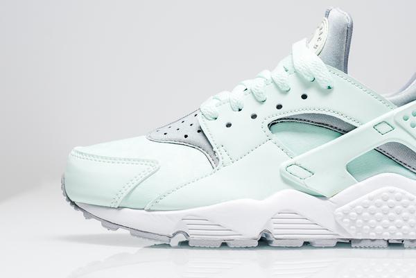 来自北极的创意：NIKE 耐克 发售 AIR HUARACHE RUN “IGLOO” 全新夏日配色运动鞋