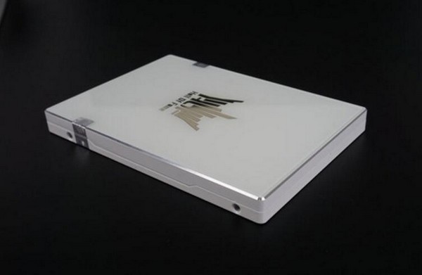 钢化玻璃+信仰灯：GALAXY 影驰 发布 HOF LED SSD“名人堂”固态硬盘