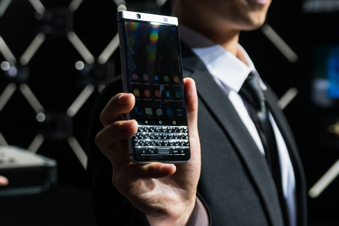 再次进入中国市场：BlackBerry 黑莓 发布国行版KEYone手机