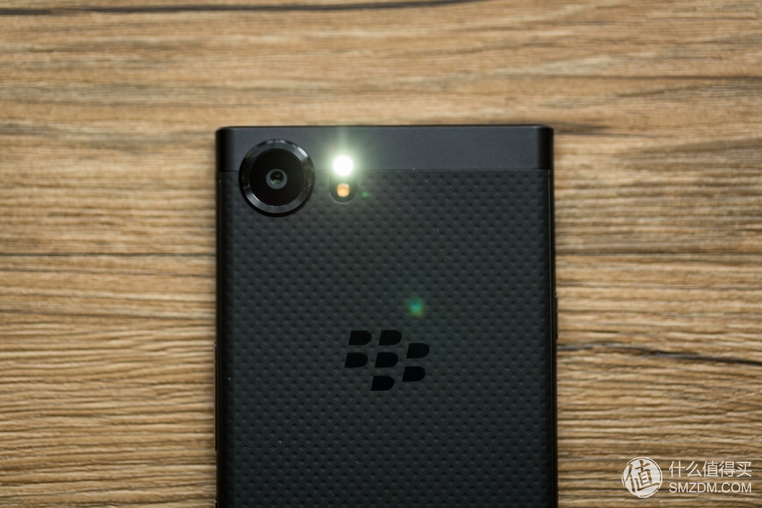 《到站秀》第118弹：BlackBerry 黑莓 KEYone “全键盘”Android 智能手机