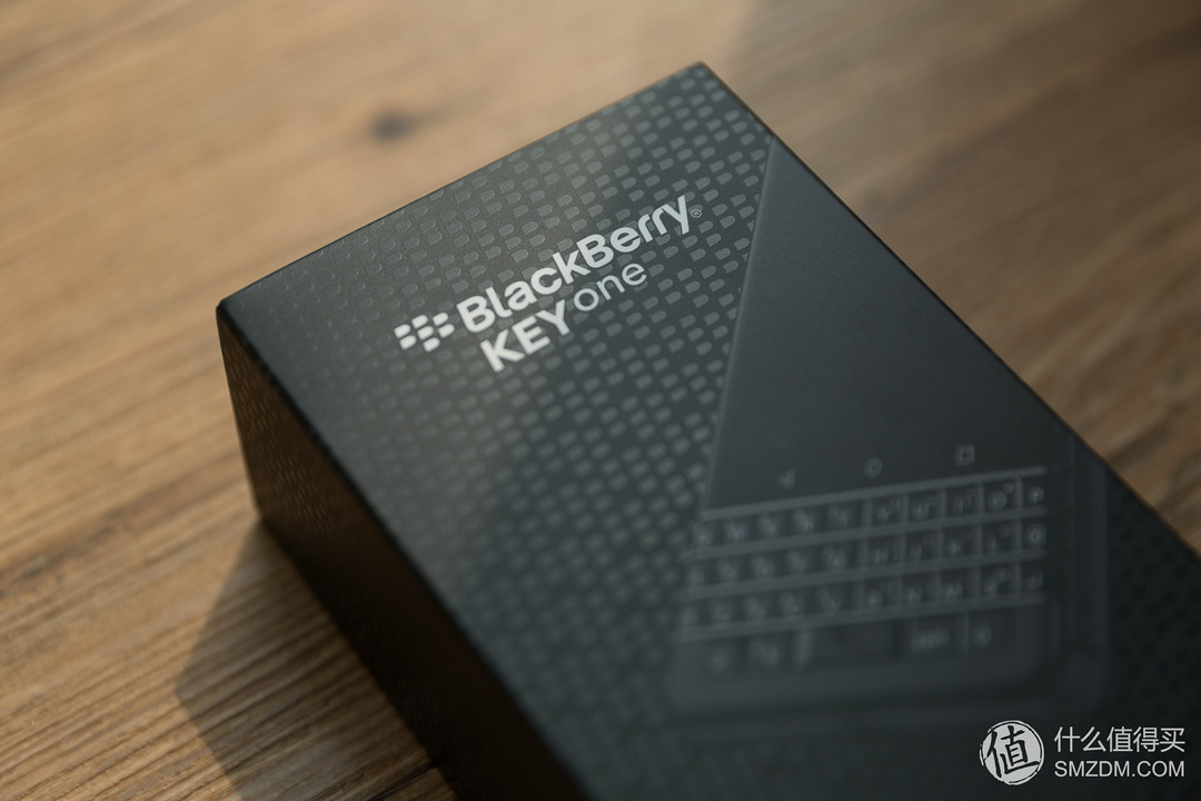 《到站秀》第118弹：BlackBerry 黑莓 KEYone “全键盘”Android 智能手机