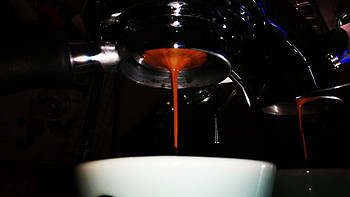 咖啡设备简评及咖啡制作交流 篇四：意式咖啡器具及制作小技巧 
