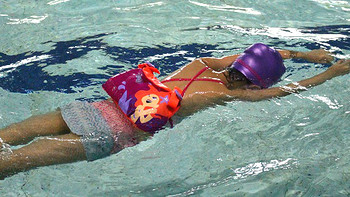 #原创新人#游泳神器：迪卡侬 Tiswim 儿童三合一浮力组件