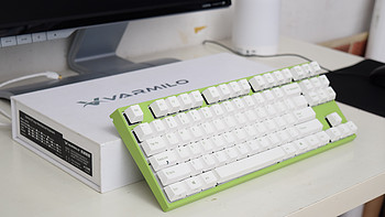 办公桌面改造の机械键盘 ，varmilo 阿米洛 VA87M草木绿 机械键盘 开箱