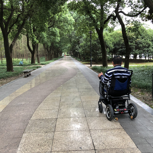 羔羊跪乳，乌鸦反哺——说一说方便老人无障碍生活的小工具等