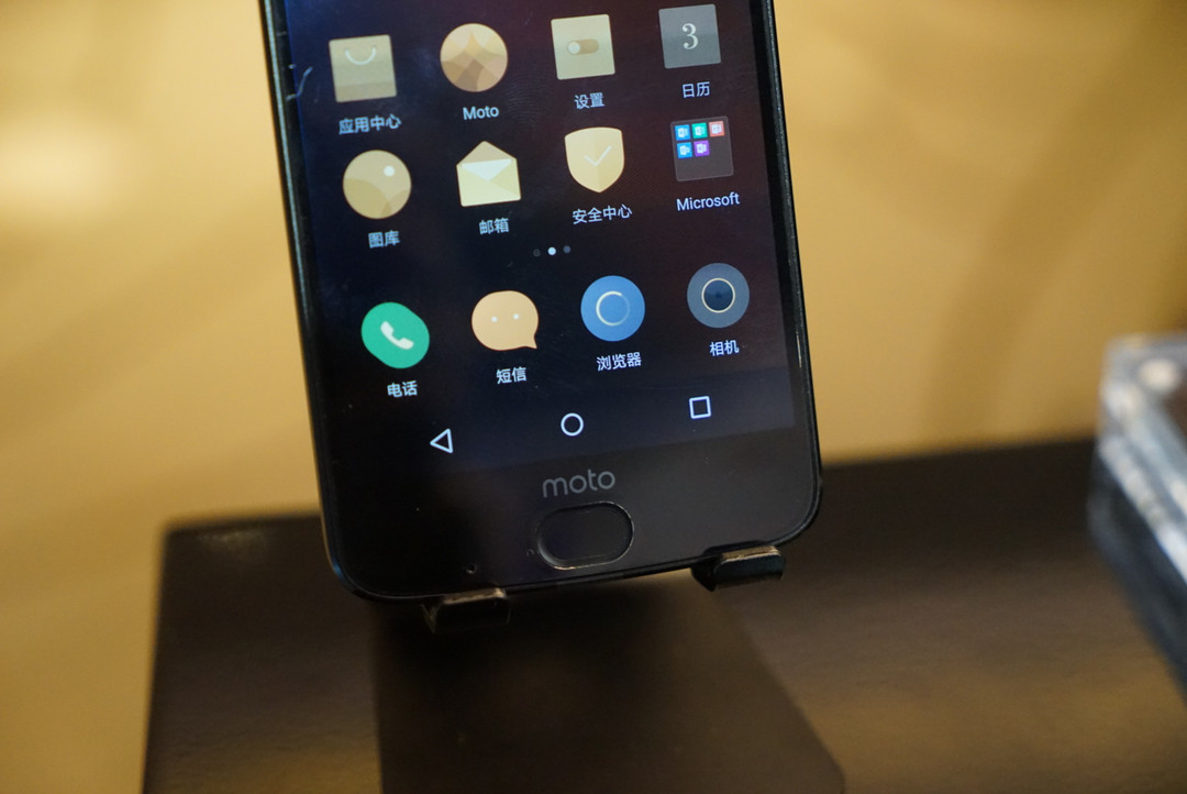 官方售价9999元：Lenovo 联想 发布 Moto Z 2018 旗舰智能手机