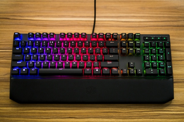 自带掌托、RGB幻彩：COOLERMASTER 酷冷至尊 发布 MasterKeys MK750 机械键盘