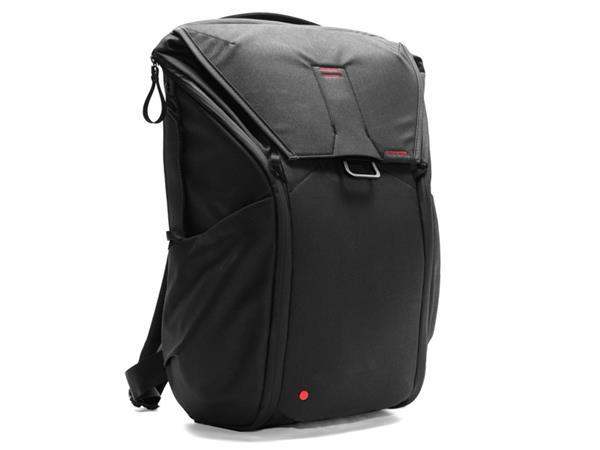红色缝线设计：peak design 推出 徕卡限量版 双肩相机背包
