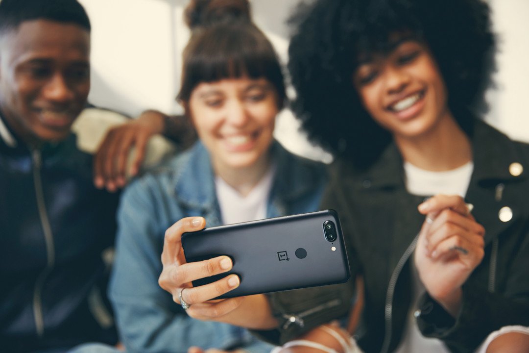 轻快、流畅、灵动:OnePlus 一加 国内推出 一加5T 旗舰手机