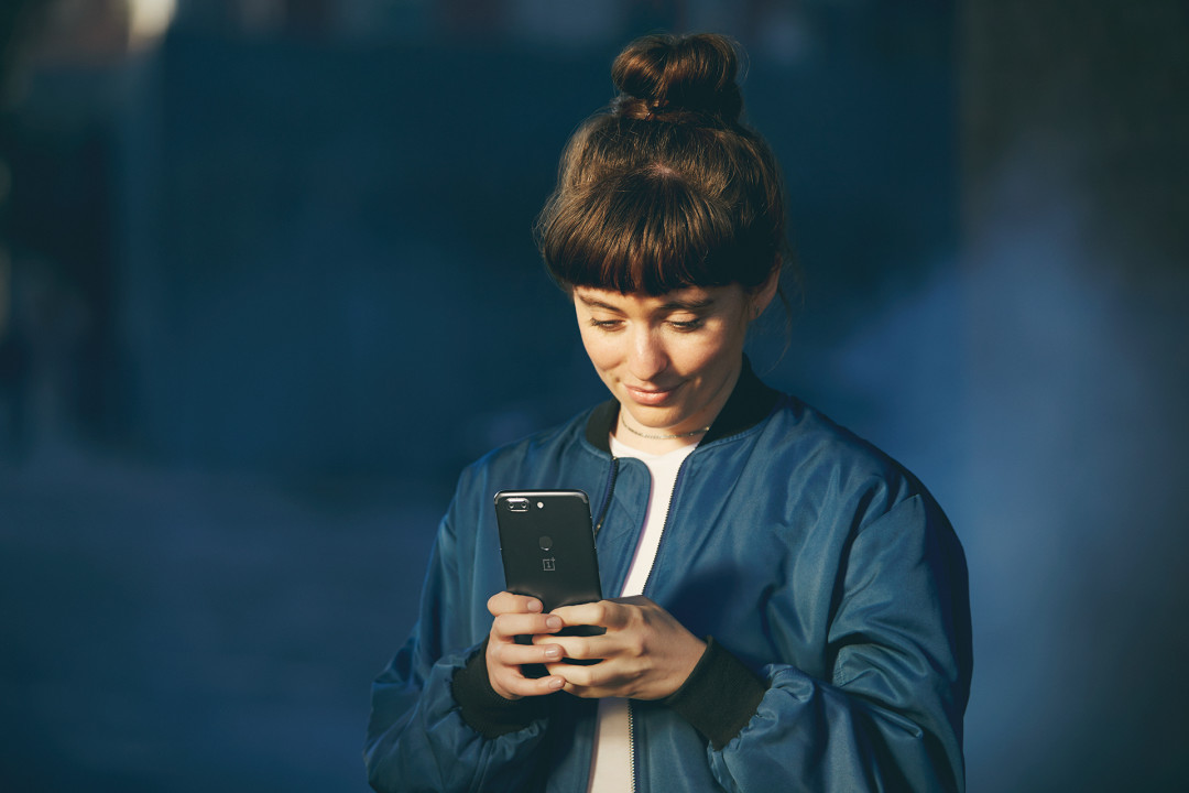 轻快、流畅、灵动:OnePlus 一加 国内推出 一加5T 旗舰手机