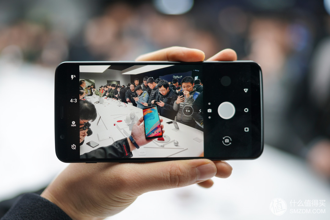 轻快、流畅、灵动:OnePlus 一加 国内推出 一加5T 旗舰手机