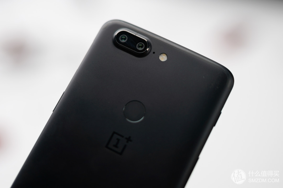 轻快流畅灵动oneplus一加国内推出一加5t旗舰手机2999元起