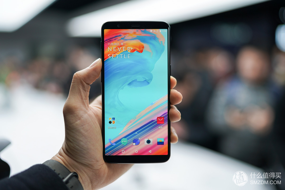 轻快、流畅、灵动:OnePlus 一加 国内推出 一加5T 旗舰手机