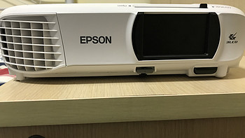 #晒单大赛#黑五战果：EPSON 爱普生 Home Cinema 1060(CH-TW650) 投影机 开箱