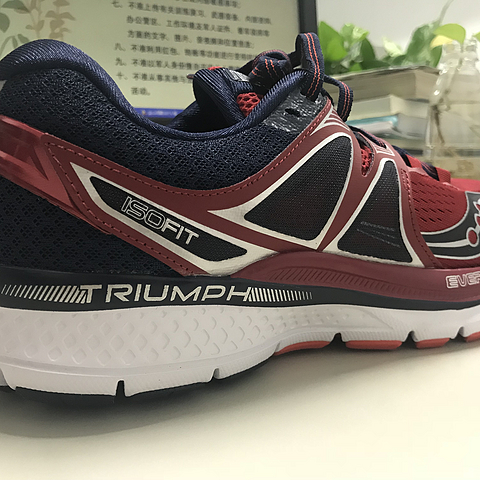 SAUCONY  TRIUMPH  ISO3的独白