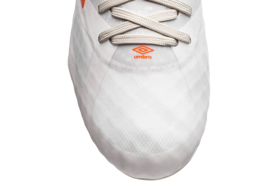 逆风飞翔：Umbro 茵宝 推出 Velocita 3 Pro FG 新款冬季配色版 足球鞋