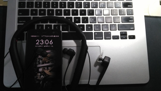 LDAC加持,SONY 索尼 WI1000X链接HTC U11