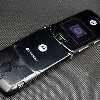 消逝的品牌 篇七：Good Bye MOTO，再见“刀锋”—MOTOROLA 摩托罗拉 MOTO RAZR V3 非智能手机 怀旧报告