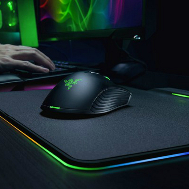 #CES2018新品速递#支持无线充电：RAZER 雷蛇 发布 Mamba HyperFlux 和 Firefly HyperFlux 键鼠套装 249.99美元（约1620元）