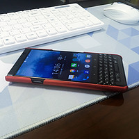谁说黑莓手机是男人的专利？妹子用起来超酷哒：BlackBerry 黑莓 KEYone 智能手机