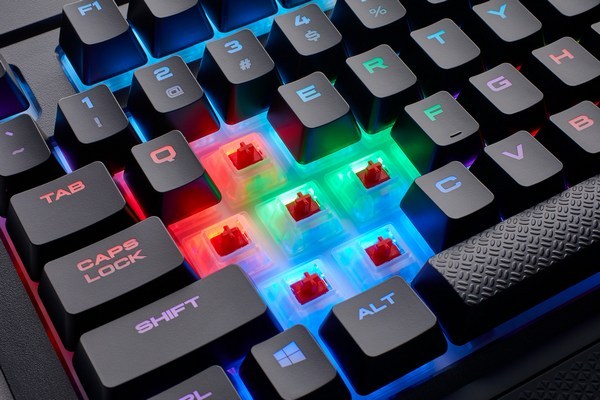 RGB幻彩、IP32防水、防尘：CORSAIR 美商海盗船 发布 K68 RGB 机械键盘