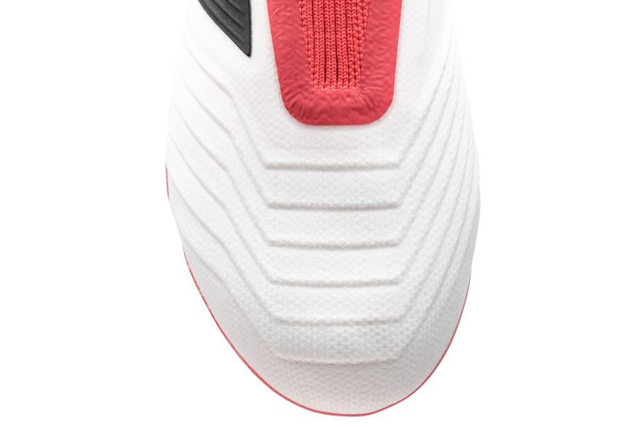 制霸天下：adidas 阿迪达斯 推出 新款配色版 Predator 18+ FG 足球鞋 