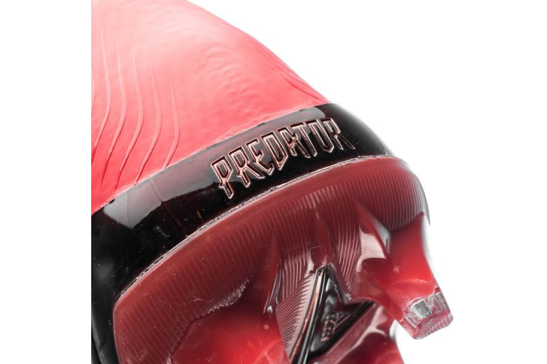 制霸天下：adidas 阿迪达斯 推出 新款配色版 Predator 18+ FG 足球鞋 