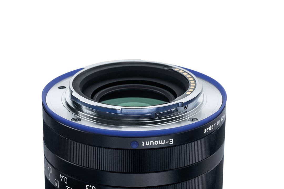 小巧紧凑：ZEISS 蔡司 发布 Loxia 25mm F2.4 广角手动定焦镜头