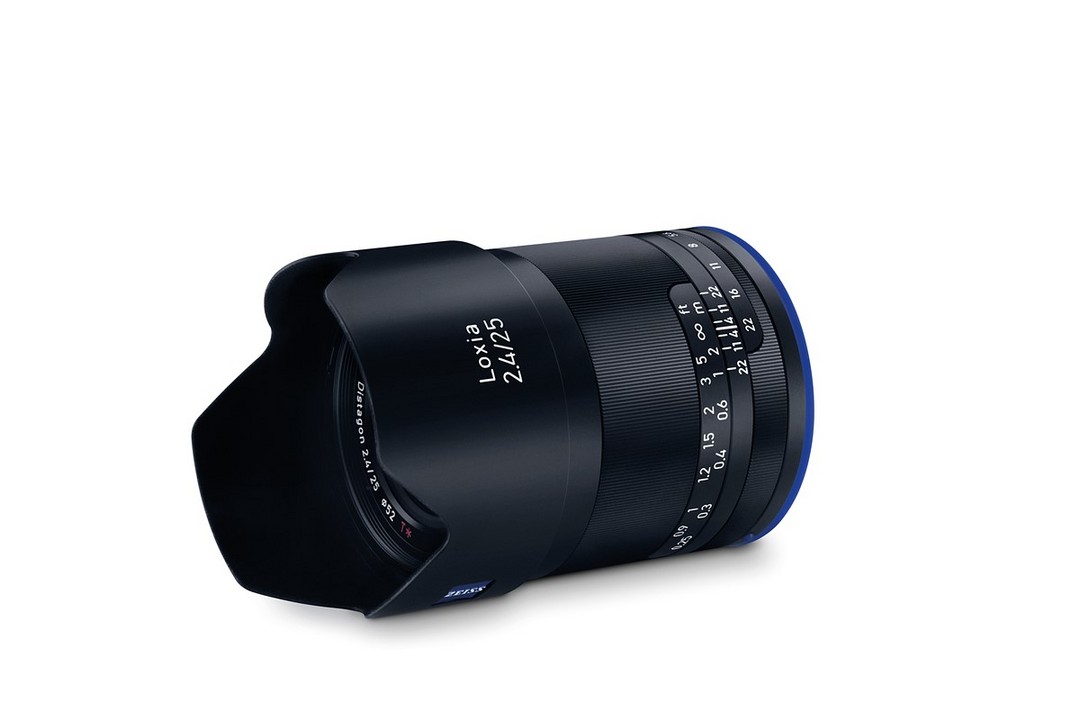 小巧紧凑：ZEISS 蔡司 发布 Loxia 25mm F2.4 广角手动定焦镜头