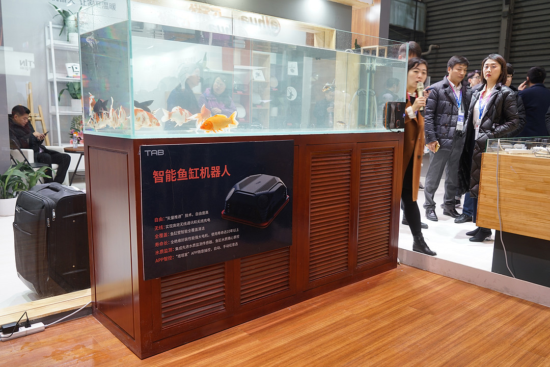 “矢量推进”技术加持：TAB 塔波尔 发布 全球首款鱼缸机器人