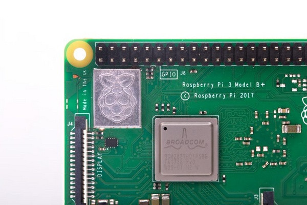 主频提升、支持双频WiFi和蓝牙4.2：Raspberry Pi 树莓派 发布 3 Model B+ 开发板