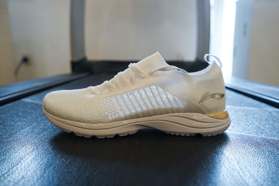 到站秀第169弹lining李宁超轻15跑鞋