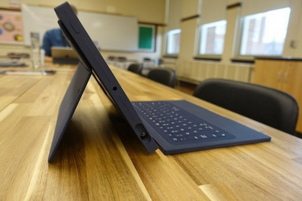 面向学校采购市场：Logitech 罗技 发布 Rugged Combo 2 键盘保护套