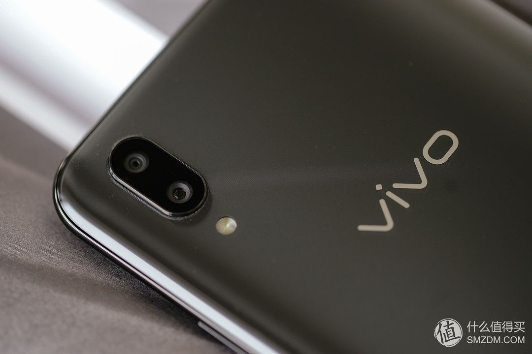 《到站秀》第171弹：vivo X21 屏幕指纹版 智能手机