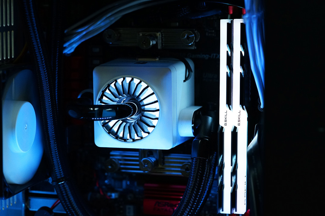 Phanteks 追风者 P300 机箱 硬件搬家记