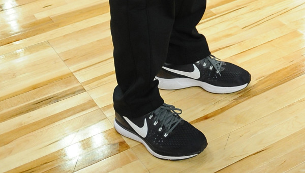 值鞋控VOL.65: NBA常规赛明日收官 各大奖项