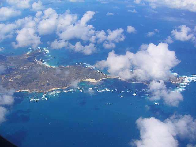 他们说，从14000英尺高空跳下，只为一睹这座海岛全景海岸线