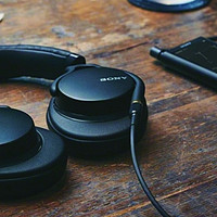 橘子爱音乐 篇三十二：重塑HiFi经典，彻头彻尾的更新：Sony 索尼 MDR-1AM2 头戴式高解析耳机 听起来怎么样？