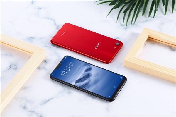 搭载联发科Helio P22 ：vivo 发布 Y83 智能手机