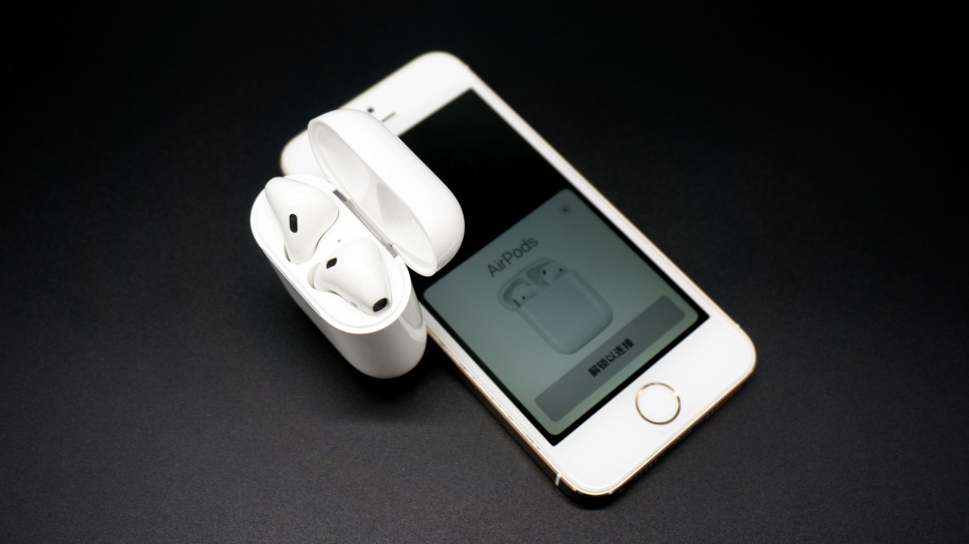 【新品速递】AirPods2无线耳机来了—老用户告诉你怎么选!