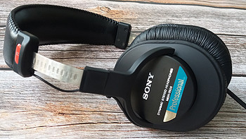牛蹄痕爱乐 篇二：Sony 索尼 MDR7506专业大型监听耳机 评测