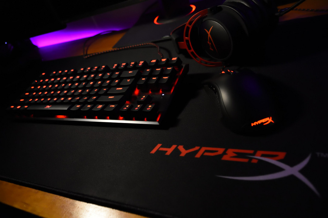 无线游戏耳机选2.4G还是蓝牙？HyperX 天箭 VS 天际谁更强？