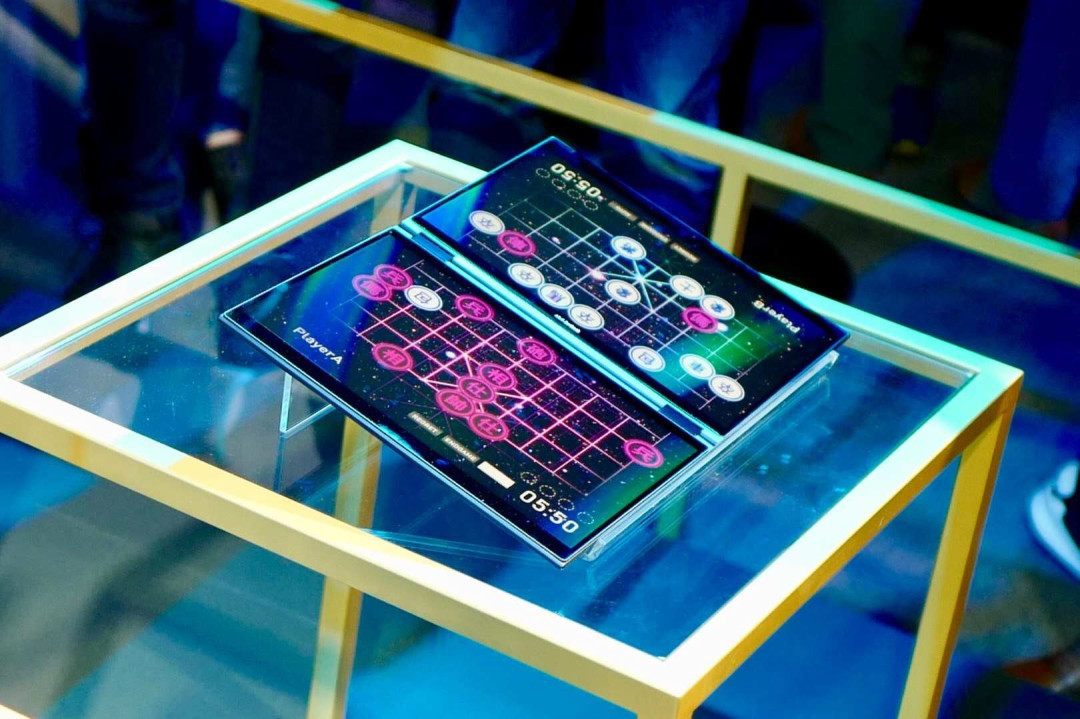 这次你来改变世界?ASUS 华硕 展示 ProjectPrecog 概念机