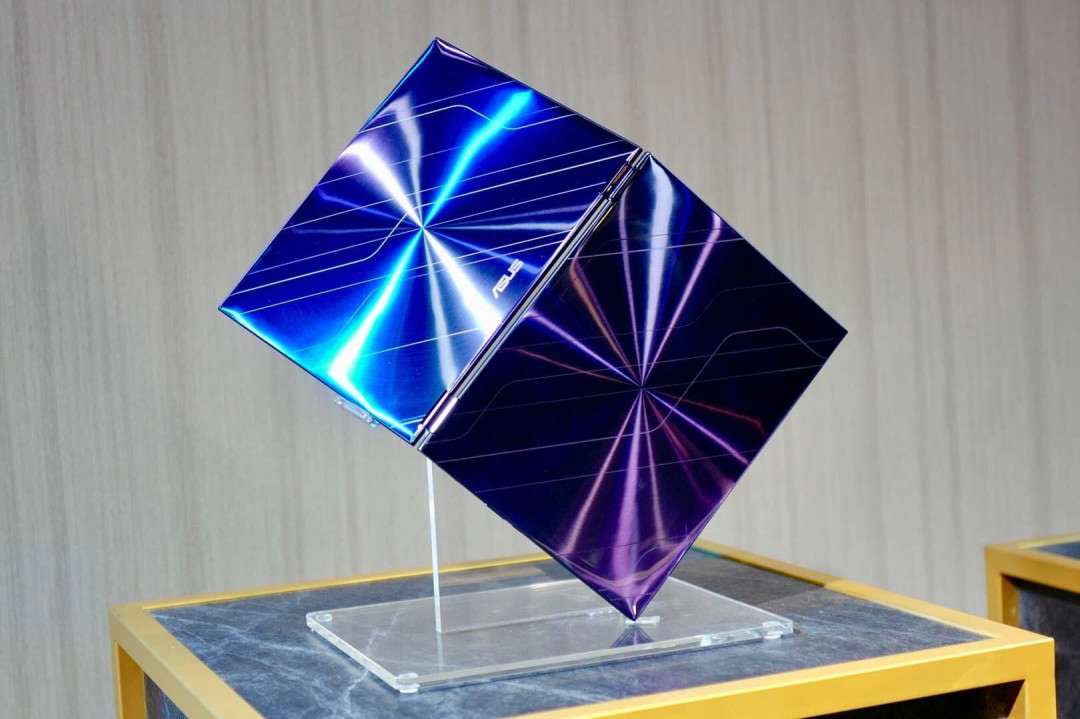 这次你来改变世界?ASUS 华硕 展示 ProjectPrecog 概念机